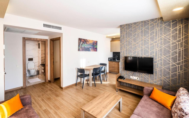 Golden World Suite Hotel