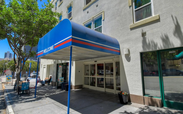 Motel 6 San Diego, CA - Downtown