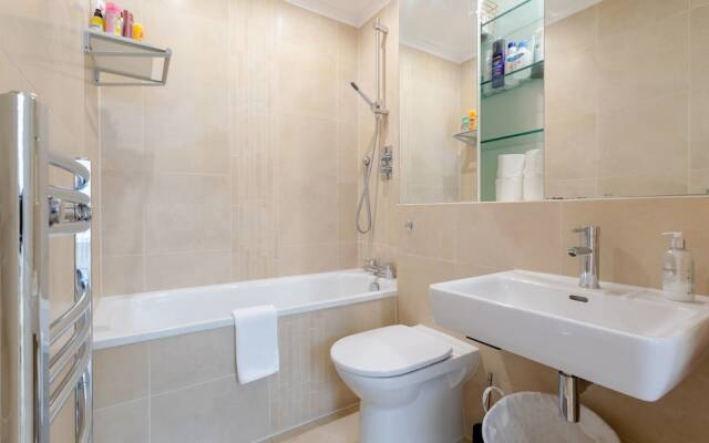 Modern 1 Bedroom Flat in Highbury