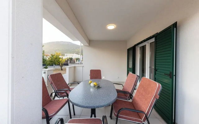 Olive Leaf - Ground Floor Apartment