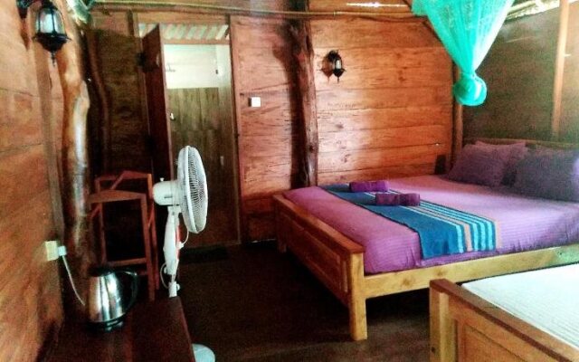 LakeSide Cabana Tissamaharama