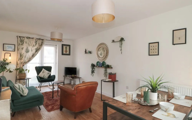 Cotswold Outlet Coach House