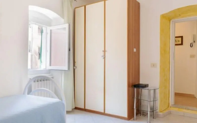 Bright Apartment with Terrace