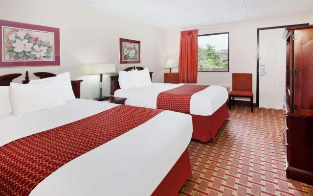 Days Inn - Rivergate