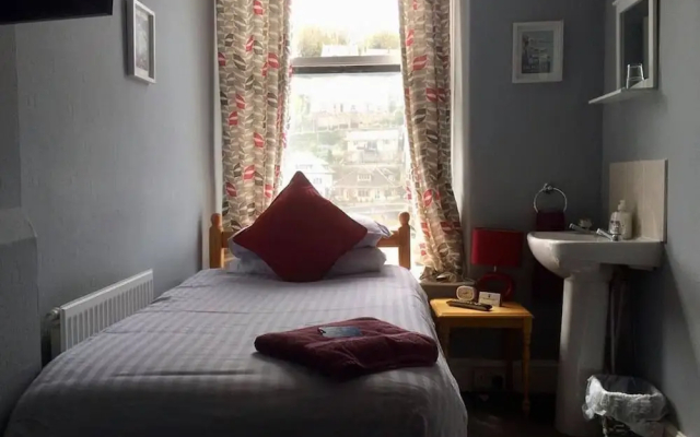 Bridgeside Guest House