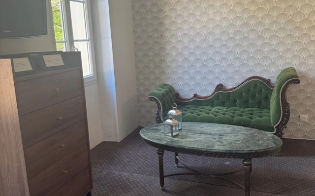 Chateau de Mont-Vert