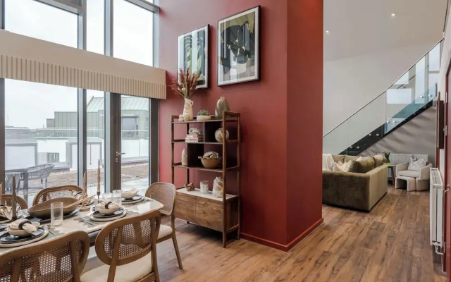 Waterside Living I Luxe Apartments