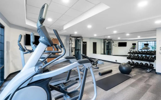 Staybridge Suites Phoenix - Glendale Sports Dist by IHG