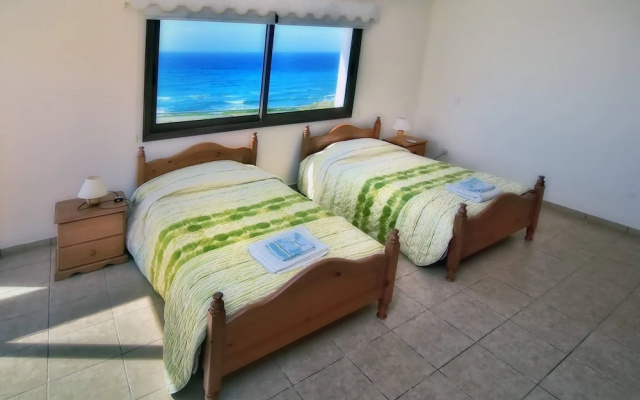 Villa Only 50m To The Sea, Sleeps 12, Polis