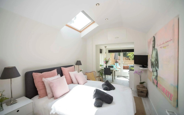 The Bond Studio FREE PARKING