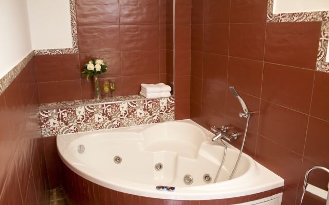 Alojamientos Victoria S.L.