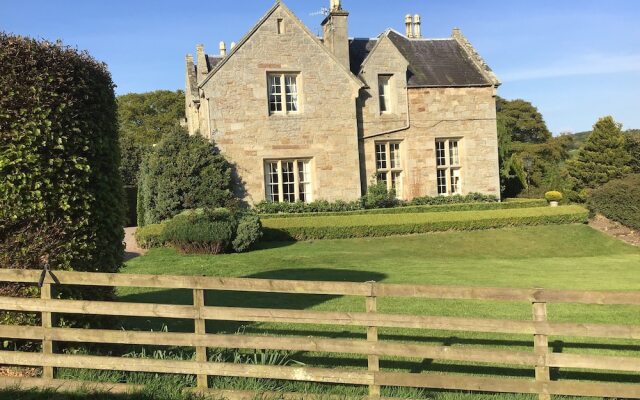 Hundalee House Bed and Breakfast