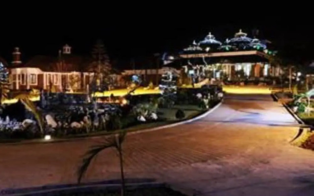 Royal Reward Resort