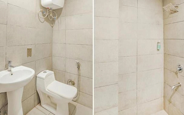 FabHotel Noida Grand