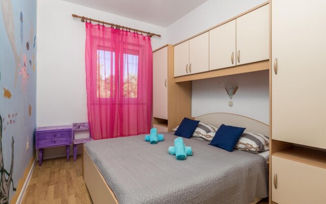 Amazing Apartment in Lopar With Wifi and 2 Bedrooms