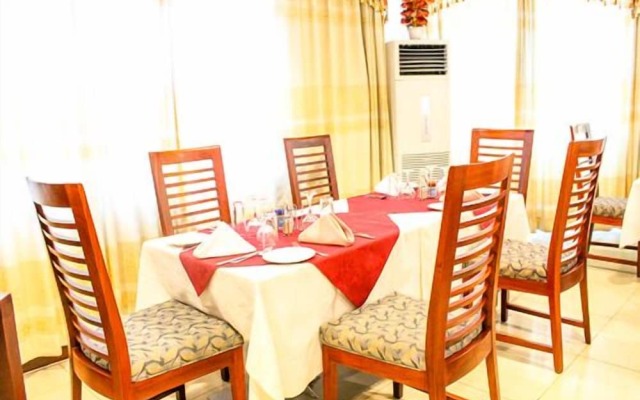 Maxlot Hotel
