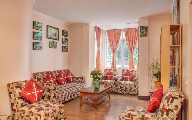 Muscatel Spring Burn - 100 Mts from Mall Road