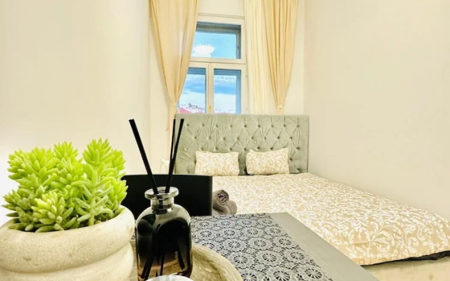 Stylish 4BR Apt Near Westbahnhof