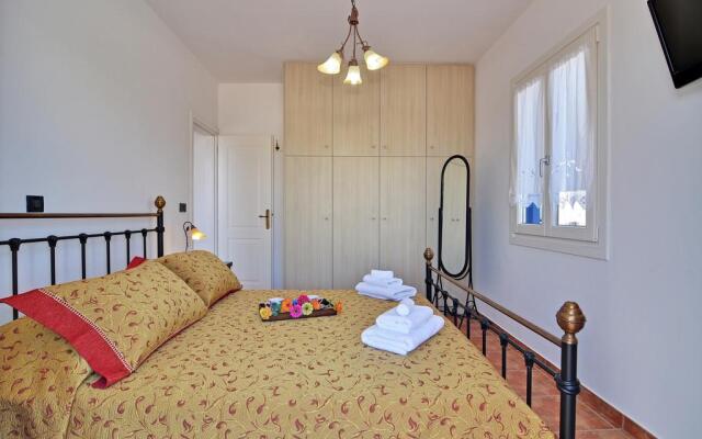 Akitos Maisonette