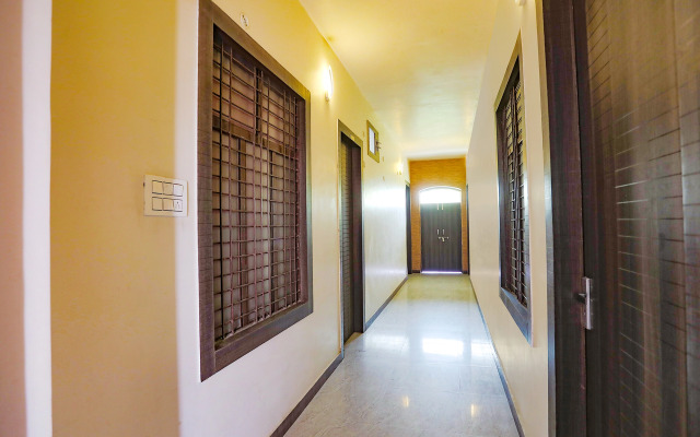 Fabhotel Royal Stay Inn