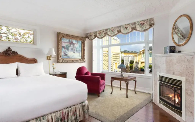 Seven Gables Inn on Monterey Bay, A Kirkwood Collection Property