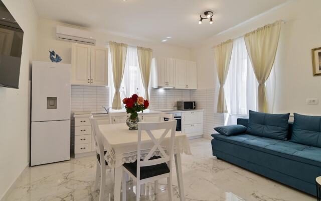 Stunning Home in Seget Donji With Wifi and 1 Bedrooms