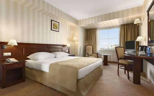 Ramada Hotel & Suites By Wyndham Bucharest North