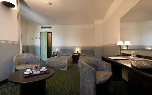 Pacific Hotel Airport