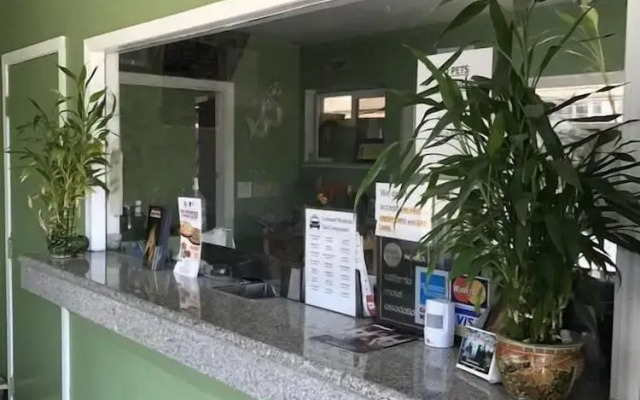 Economy Inn