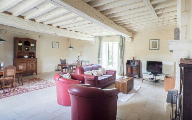Attractive Holiday Home with Private Swimming Pool And Pool House in the Vendee
