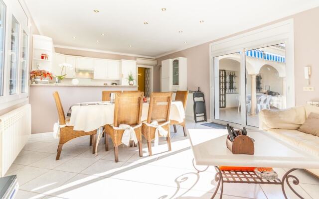 Fantastic Holiday Home With Private Pool in L'escala