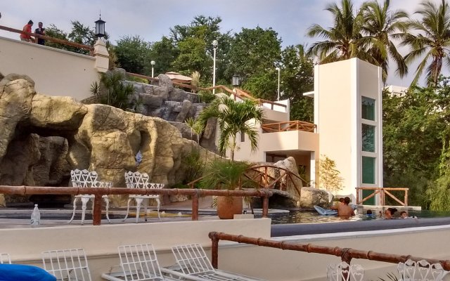 Villas del Palmar Manzanillo with Beach Club