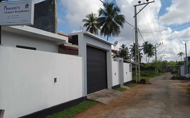 Queens Airport Residence