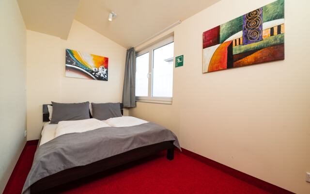 S & D Hotel