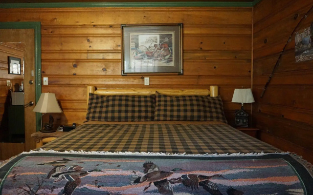 Shaver Lake Village Hotel