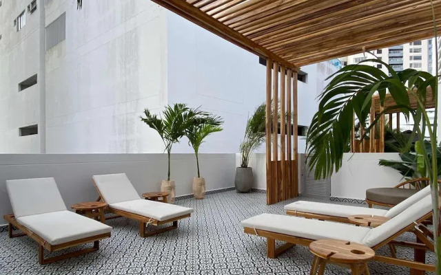 w Impeccable Loft w Charming Terrace in CTG