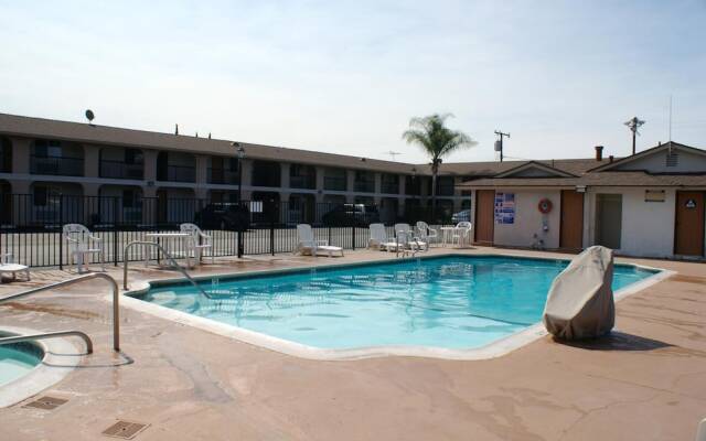 Super 8 Buena Park