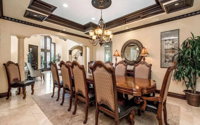 Robmar Mansion - Beverly Hills Mediterranean Estate With Pool & Sport Court