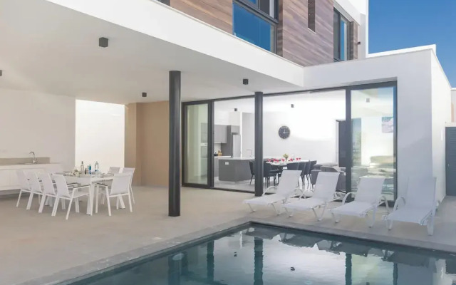 Protaras Aqua Pearl Villa Aq10 With Pool Heating