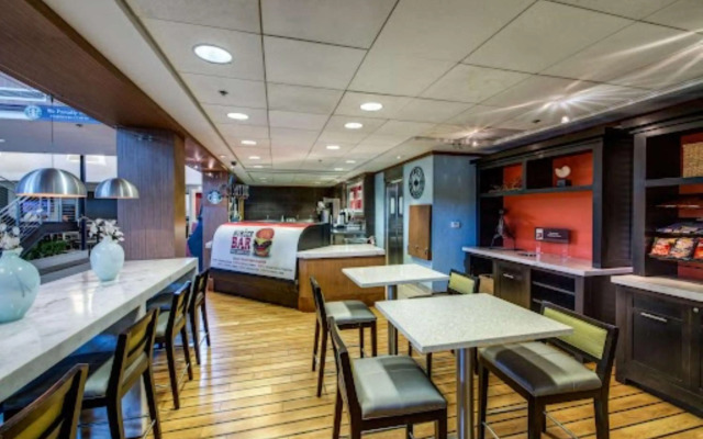 Embassy Suites by Hilton Detroit Metro Airport