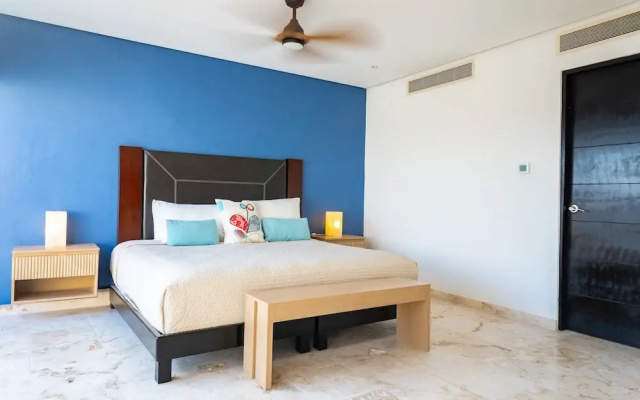 Elements Penthouse 14 3 Bedroom Condo by RedAwning