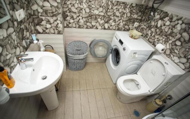 Apartment on Sherif Khimshiashvili Street 15b