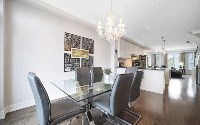 Family-friendly 3BR Mississauga Home w Parking