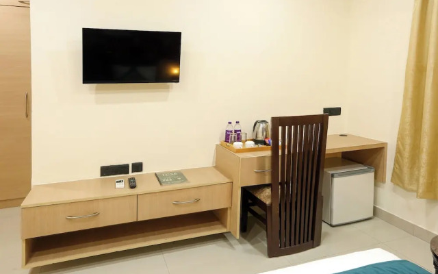 FabHotel Green Lotus Luxe