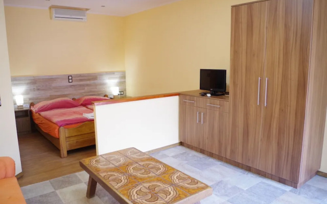 Aranyhal Apartmanház