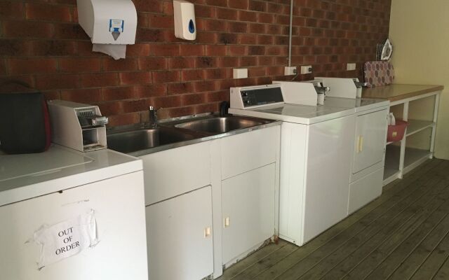 The Palms Motel (Formerly Flinders Motel)