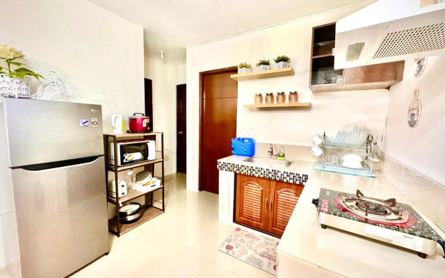 Fully Furnished Apartment with Netflix and Wifi