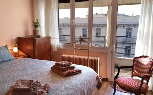Park View Penthouse for 4 in Athens