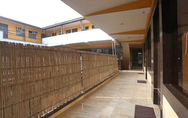 Hotel Samrat BY OYO Rooms