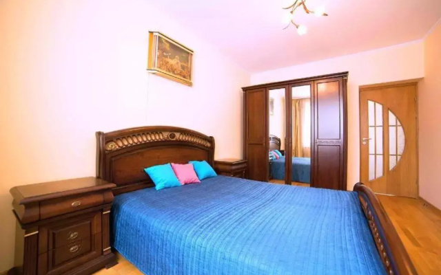Two-Bedroom Apartment Victoria Gardens, Pivdenniy-Expo